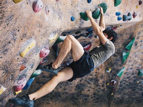 Indoor bouldering. Things To Know About Indoor bouldering. 